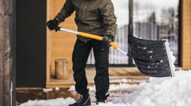 Nie daj się zaskoczyć zimie – zestaw narzędzi do odśnieżania Fiskars